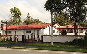 Papakura Motor Lodge & Motel