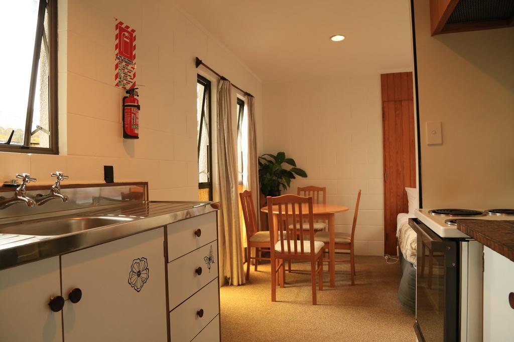 Papakura Motor Lodge & Motel Room photo