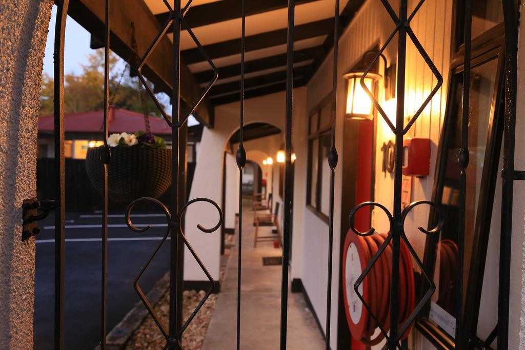 Papakura Motor Lodge & Motel Exterior photo