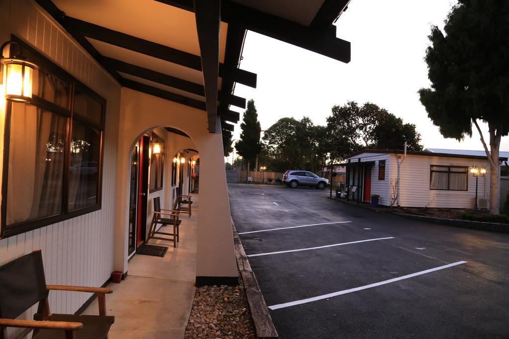 Papakura Motor Lodge & Motel Exterior photo